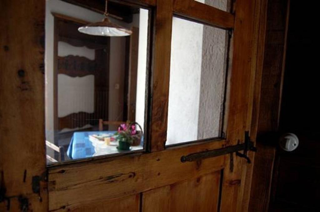 La Peiro Douco Konuk evi Roure Turin Oda fotoğraf